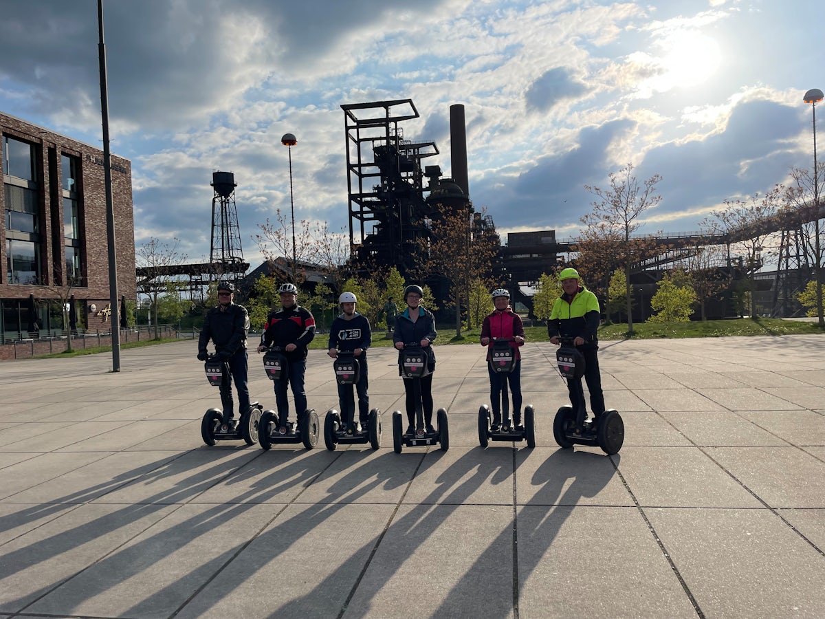 Hochofen im Hintergrund